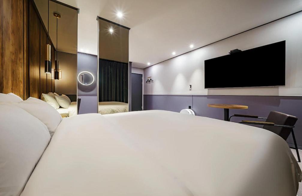 Brown-Dot Hotel Geomdan Incheon Bagian luar foto