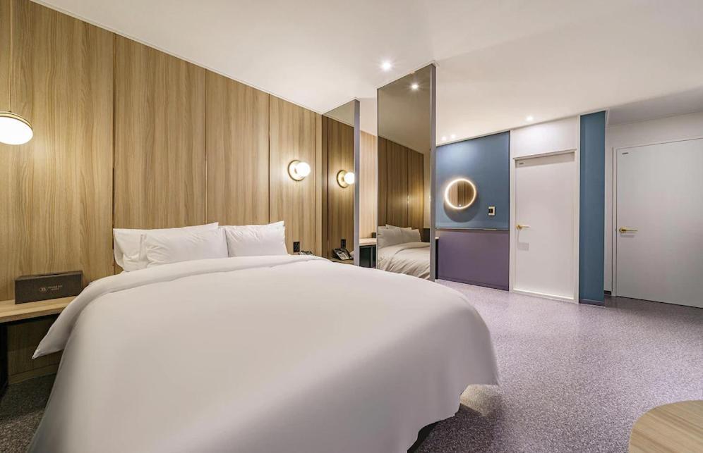 Brown-Dot Hotel Geomdan Incheon Bagian luar foto
