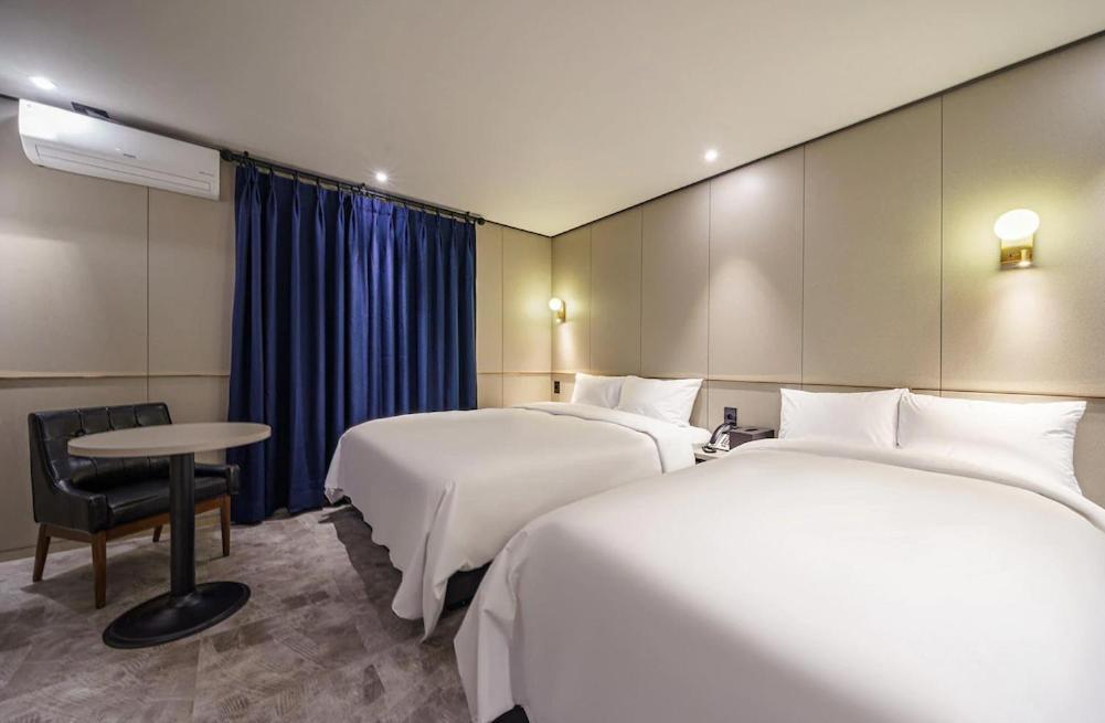 Brown-Dot Hotel Geomdan Incheon Bagian luar foto
