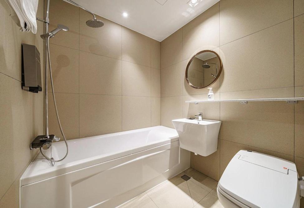 Brown-Dot Hotel Geomdan Incheon Bagian luar foto
